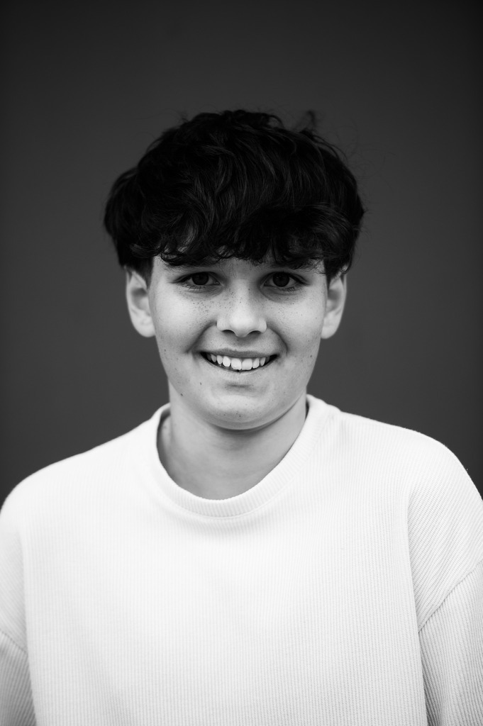 20250610-Louis-sw-34 | Mein Name ist Arkadius. Ich fotografiere Ihre Hochzeit in Frankfurt und im Umkreis von 200 km. Als Fotograf bin ich noch bekannt im Bereich Business- und Modefotografie.