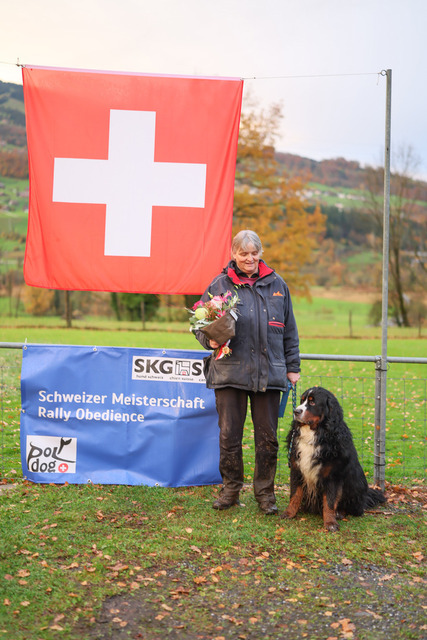 2025_Rally_Obedience_SM-300 | Ich fotografiere Hundeausstellungen, Sportanlässe, Zuchtstätten, Hundezucht, Hundeportrait, Lagotto - Realisiert mit Pictrs.com