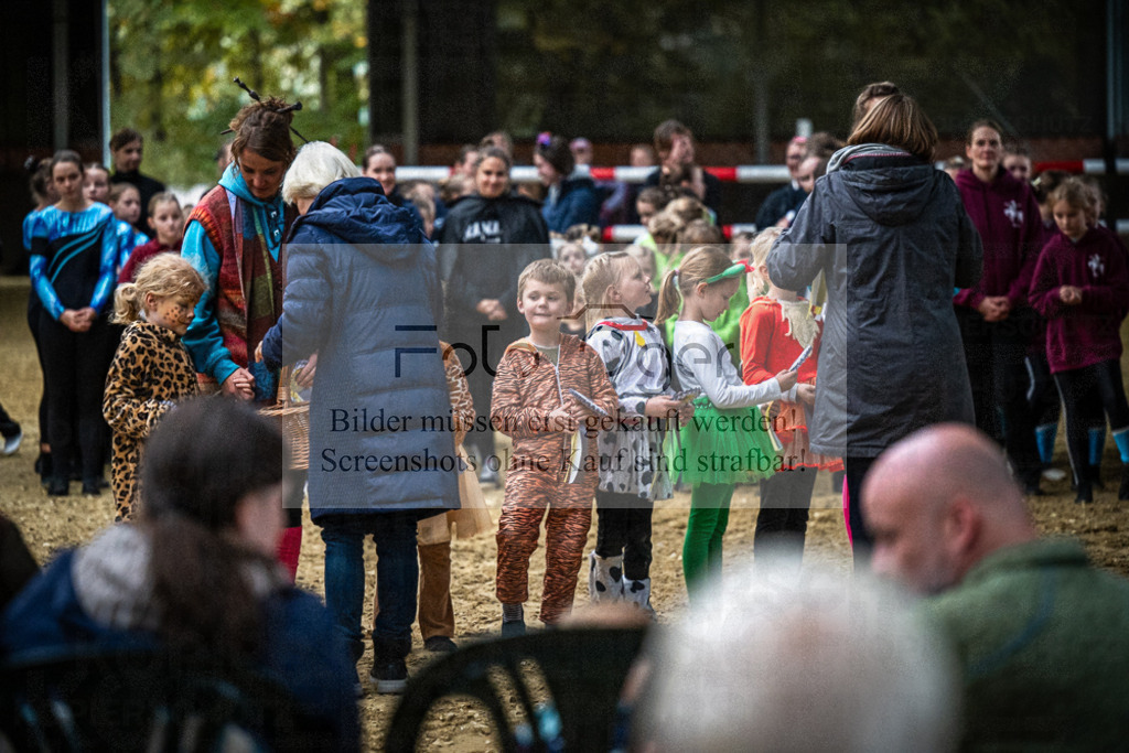 DOS_0165 | Entdecke hochwertige Reitturnierfotos von Foto Oger. Professionell, emotional und authentisch – jetzt Lieblingsmomente im Shop bestellen.Deutschlandweite Turnierfotografie. - Realisiert mit Pictrs.com