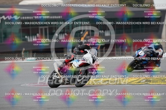 2025_10_30_PBK_14068 | Sportfotografie; SlowMotion; Video; Rennstrecke; Hafeneger; Speer; Racing; RSE; BMW; CBO; Trackday; Motorsportarena; Hockenheimring; Brno; Most; Barcelona; Valencia
