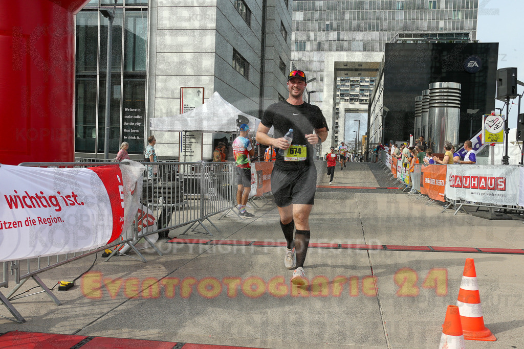 250920_1534_EX1_0035 | Sportfotografie im Rhein-Sieg Kreis, Köln, Bonn, NRW, Rheinland Pfalz, Hessen, etc. Unser Tätigkeitsfeld umfasst den Laufsport vom Volkslauf über den Marathon, Duathlon, Triathon bis zum Ultralauf wie Kölnpfad Ultra oder Schindertrail.