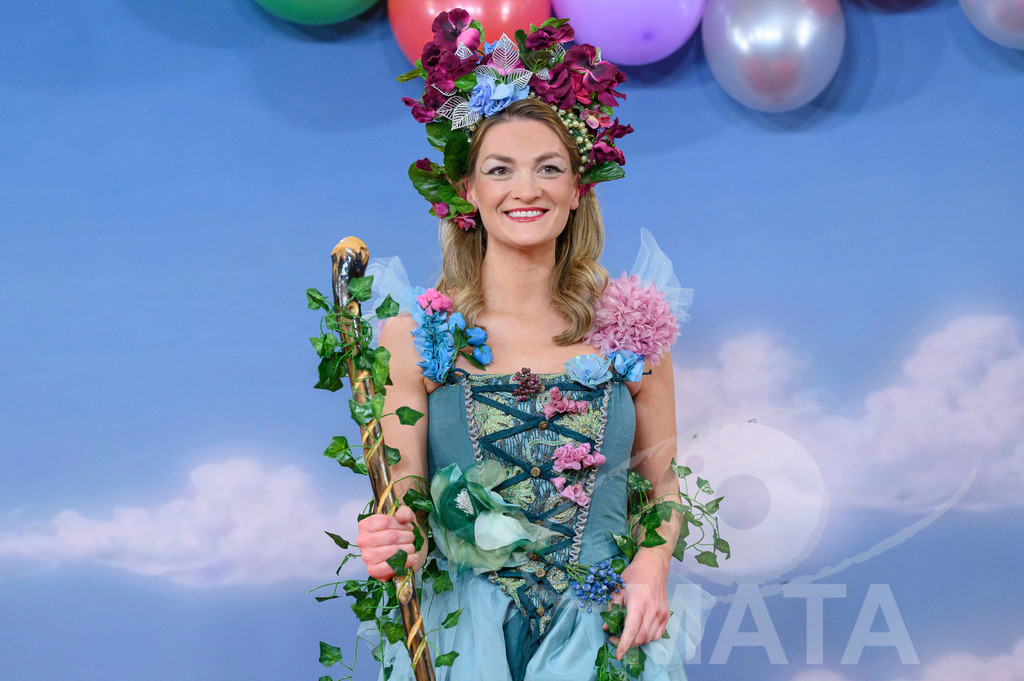 _DWA2079 | Staatsministerin für Gesundheit, Pflege und Prävention Judith Gerlach (CSU) bei der TV-Sendung Fastnacht in Franken 2024. Veitshöchheim, 02.02.2024 Bayern Deutschland - Realisiert mit Pictrs.com