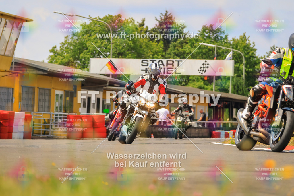 _DSK2412 | Hier findet Ihr Bilder von Touristenfahrten auf der Nürburgring Nordschleife oder von anderen Veranstaltungen die ich besucht habe. Viel Spass beim Durch Schauen 