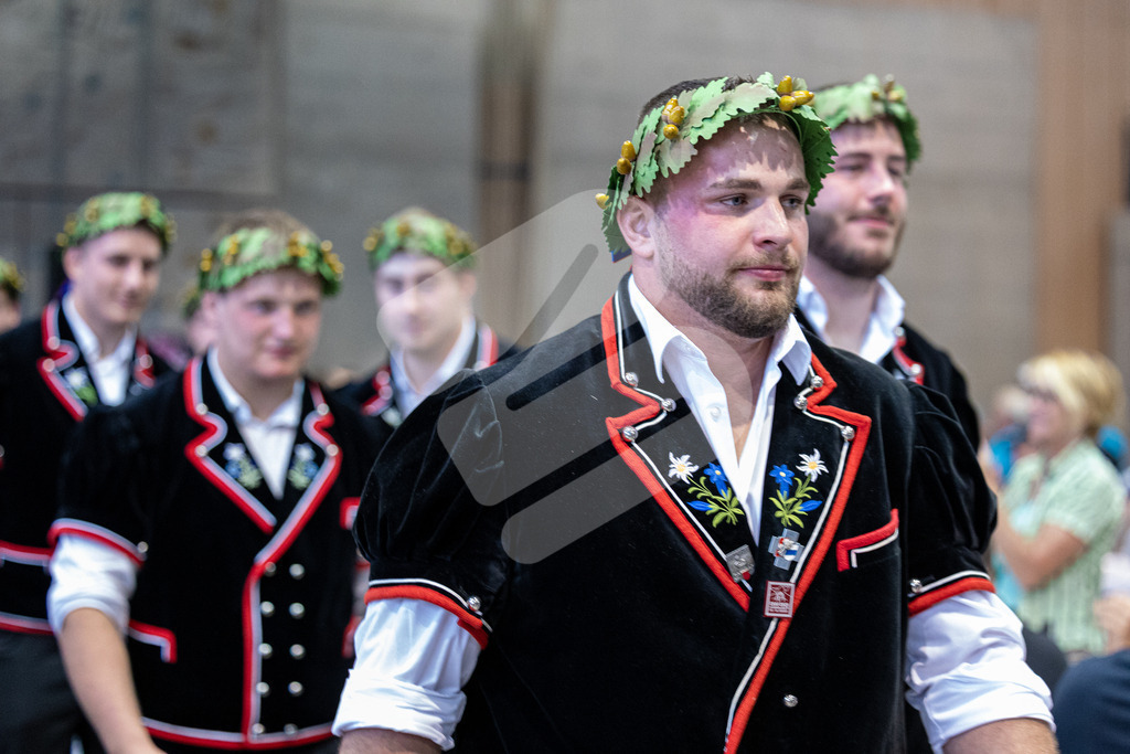 TESSINER2025_Ehrung_2226 | Die Schwinger des Schwyzer Kantonalen Schwingerverbandes: Fotos, die Dynamik und Leidenschaft festhalten, sowie emotionale Momente aus dem traditionellen Schwingsport zeigen. - Realisiert mit Pictrs.com