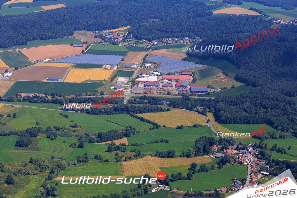 Die Luftaufnahme Doellnitz - Pressath wurde vom UL-Flugzeug (keine Drohne) aus fotografiert.Hohe Druck- Auflösung-die Geschenkidee!