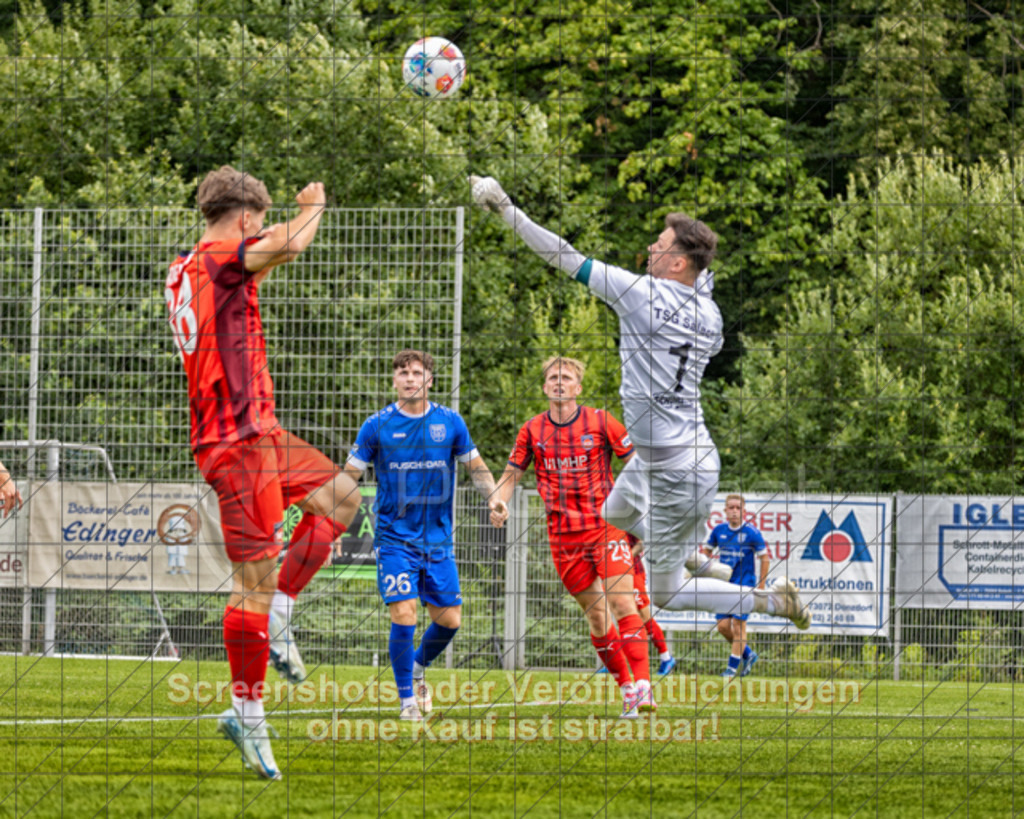 20250706_160851_1378-Bearbeitet-2 | #,TSG Salach (blau) vs. 1.FC Heidenheim (rot), Fußball, Freundschaftsspiel - WfV, Saison 2025/2026, Rasensportplatz, Staufenecker Str. 41, 73084 Salach, 06.07.2025 - 15:30 Uhr,Foto: PhotoPeet-Sportfotografie/Peter Harich