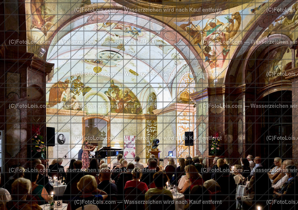 ALP9956_XXXX-Chopin-Festival_Nocturno_Kostner-WagnerArtzt | (C)FotoLois.com, Alois Spandl. XXXX. Chopin-Festival in der Kartause Gaming, 'NOCTURNO' - nächtliches Konzert bei Kerzenlicht in der Barockbibliothek, Sa 17. August 2024.