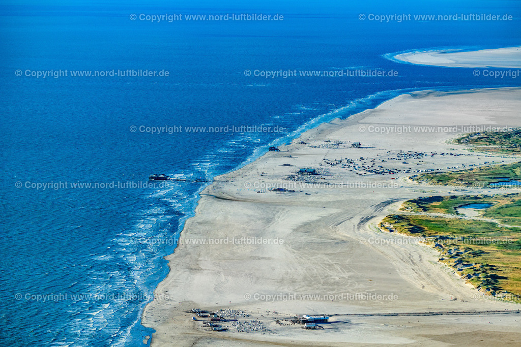 St.Peter-Ording_ELS_3541060822 | SANKT PETER-ORDING 06.08.2022 Sandstrand- Landschaft in Sankt Peter-Ording in Nordfriesland im Bundesland Schleswig-Holstein, Deutschland. // Sandy beach landscape in Sankt Peter-Ording in North Friesland in the state Schleswig-Holstein, Germany. Foto: Martin Elsen