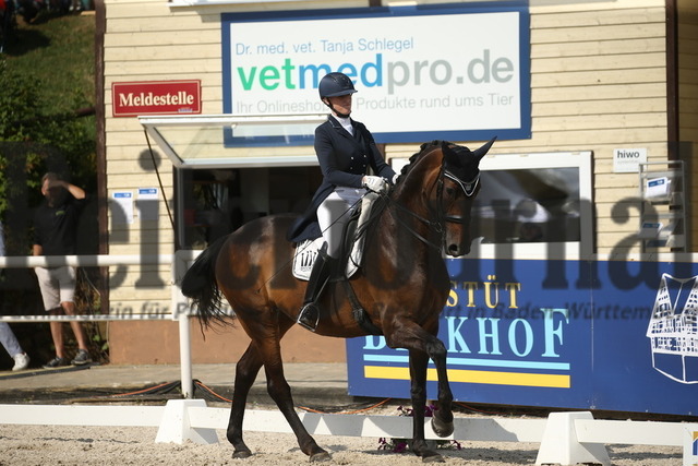 Birkhof_2022_GrandPrixSpecial_Anna Casper_Donna Clara 60 (7) | Alle Fotos der Reiterjournal Fotografin Doris Matthaes im Reiterjournal Online-Fotoshop. - Realisiert mit Pictrs.com