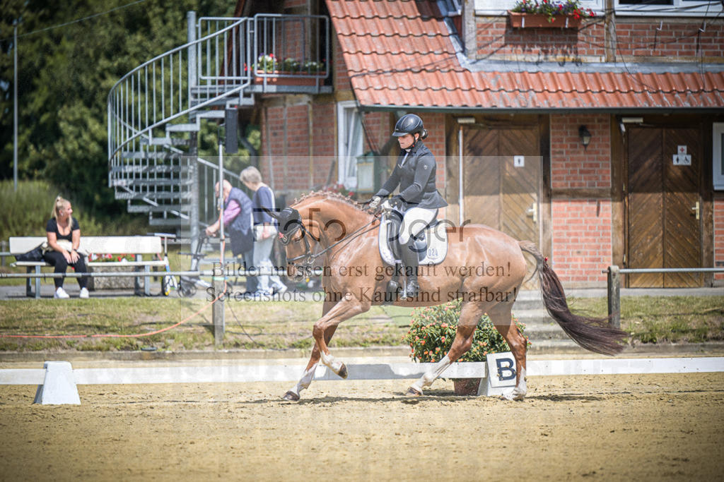 DOS_0528 | Entdecke hochwertige Reitturnierfotos von Foto Oger. Professionell, emotional und authentisch – jetzt Lieblingsmomente im Shop bestellen.Deutschlandweite Turnierfotografie. - Realisiert mit Pictrs.com