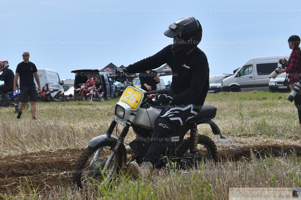 DSC_0196 (2) | Sportfotografie , Motorsport, Motoross, Reitsport, Mointainbike, Enduro,
Landschaft , Outdoor, Eventfotografie, Landschaft, Bilder online bestellen - Realisiert mit Pictrs.com