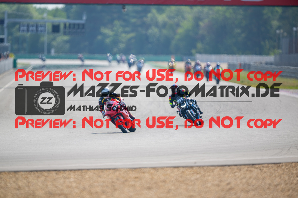 MaZZes-Fotomatrix-20260805-529244 | R1
