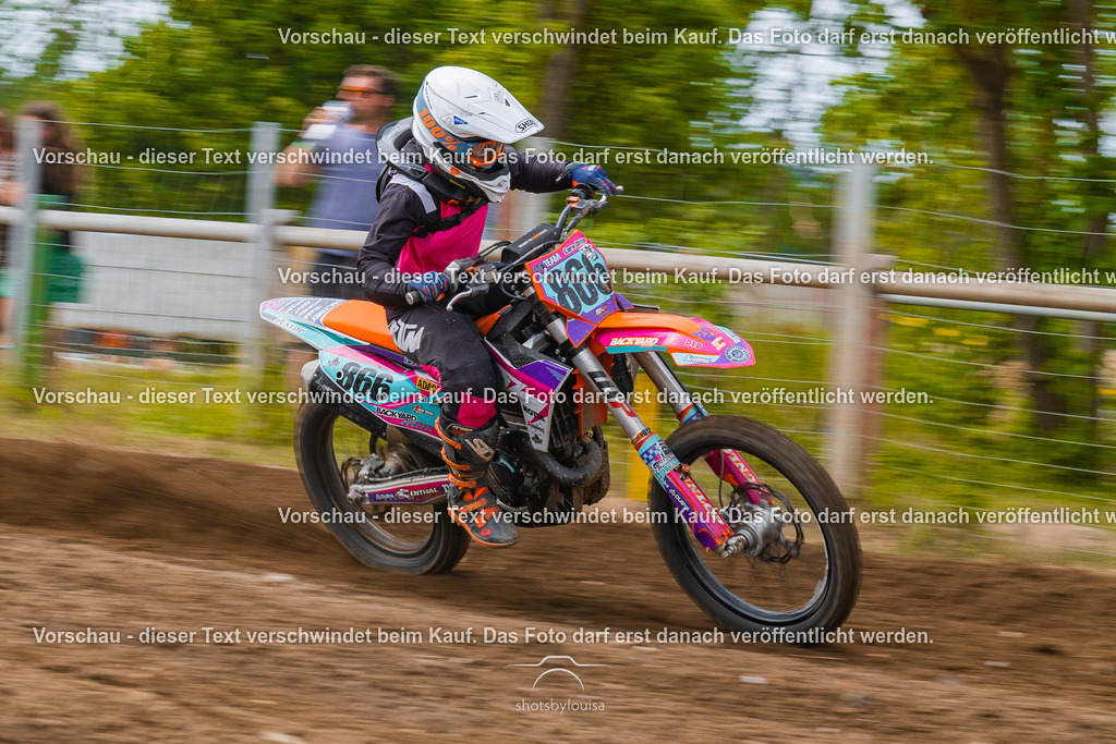 07_05_BernauerSchleife-7465 | Sportfotografin aus Berlin-Brandenburg mit Fokus auf Motocross. Ich halte deine sportliche Leistung und echte Emotionen auf und neben der Strecke professionell fest. Entdecke die Fotos von deinem Rennen und bestelle sie direkt hier im Shop.