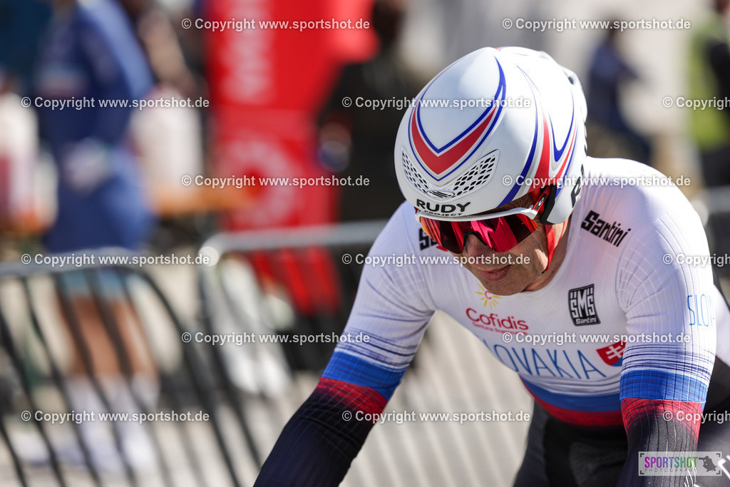 065_VJ__5584 | Neusiedlersee Radmarathon 2026@sportshot_your_pictrs #yourpictures#roadtowm2029 #nrm #neusiedlerseeradmarathon #neusiedlersee #neusiedlerseetourismus #burgenland #mörbisch #nrm26 #burgenlandtourismus #voglundco #poweredbyburgenlandtourismus #radsport #rad #marathon #ucigranfondo #visitburgenland #ucigranfondoworldseries