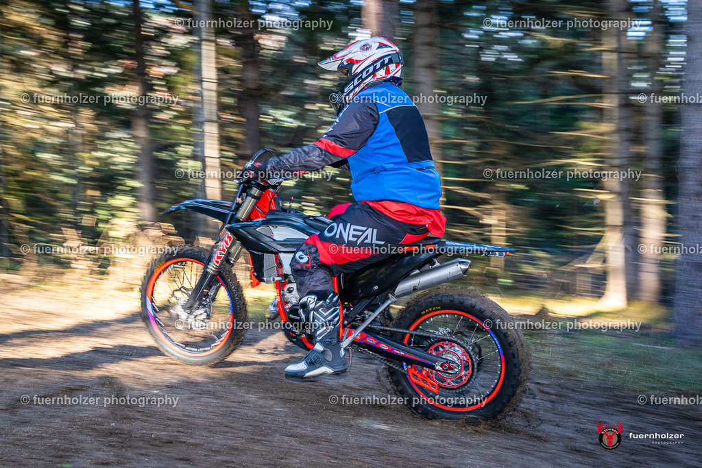 fuernholzer_251026-C1-108 | Fotografische Impressionen von der Red Stag Enduro Extreme by fuernholzer-photography.com. Endurosport in Österreich fotografisch festgehalten von fuernholzer. Auftragsfotografie für Private, Gewerbefotos und Industriefotografie. Eventfotografie, Sportfotografie und Motorsportfotografie. Anbieter von Fotoworkshops, Fototraining, fotografischen Vorträgen und Fotoseminaren.