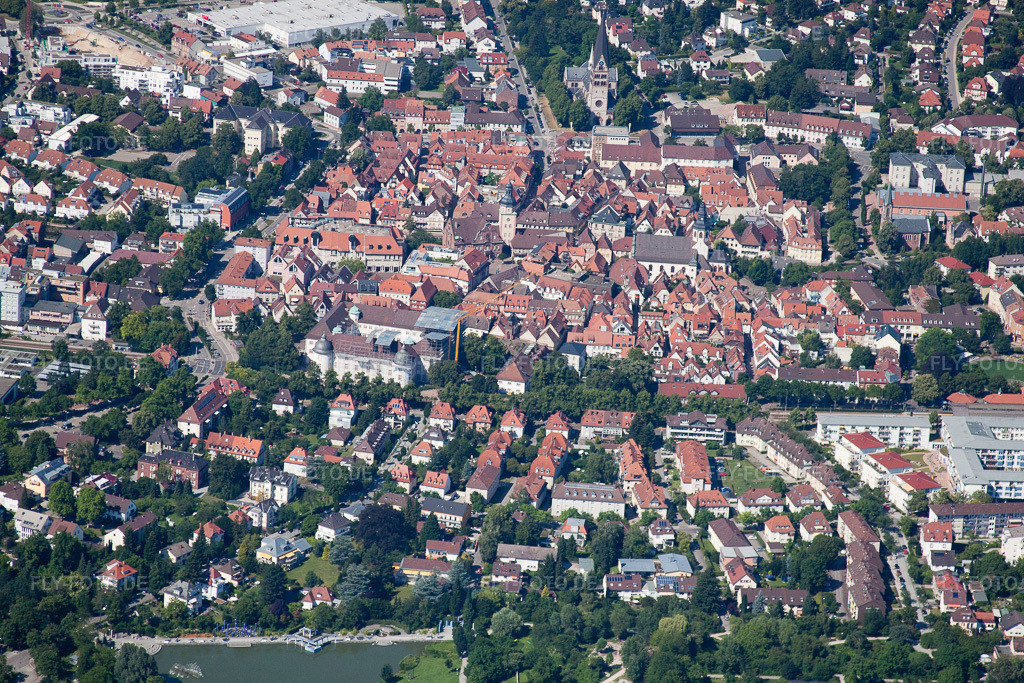 Luftbild: Altstadt in Ettlingen im Bundesland Baden-Württemberg in Deutschland. Foto: IMG_42336.jpg vom 27.06.2011 durch Werner Riehm/FLY-FOTO.de