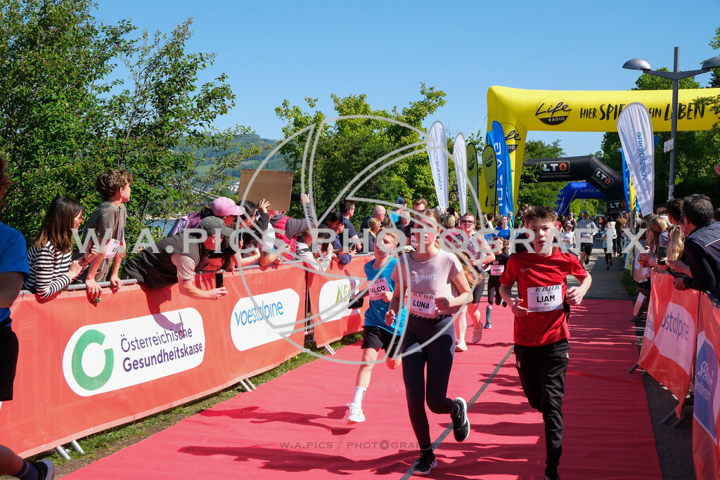 ..... | LINZ,AUSTRIA,27.April 24, Int. 3 Brückenlauf Linz  , Image shows: Photo: WAPICS / Michael ring