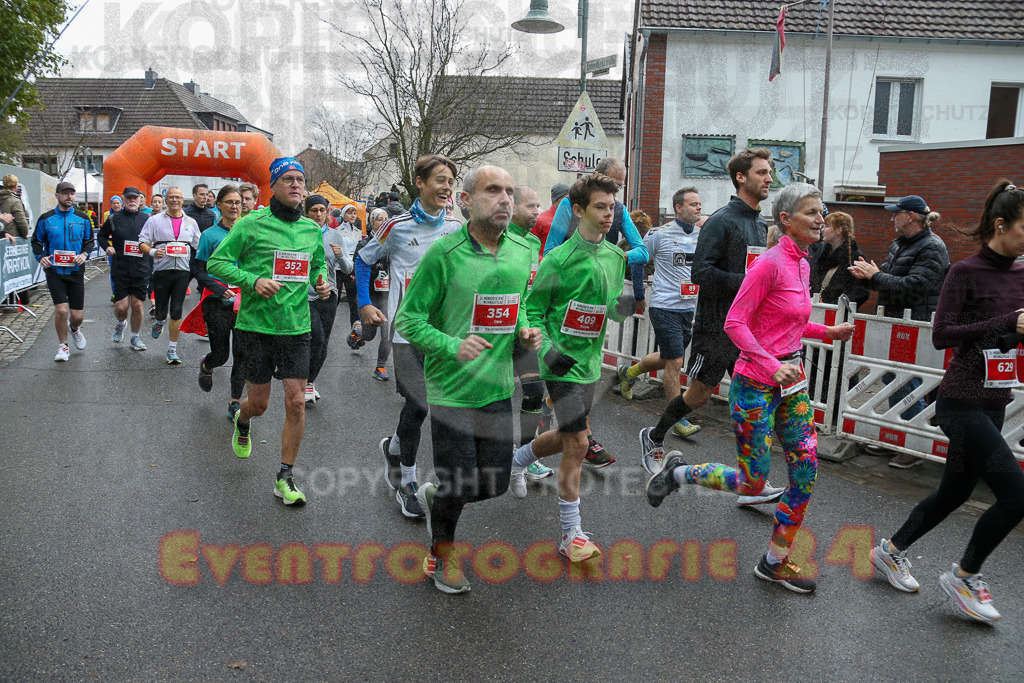 251130_1134_EX1_8081 | Sportfotografie im Rhein-Sieg Kreis, Köln, Bonn, NRW, Rheinland Pfalz, Hessen, etc. Unser Tätigkeitsfeld umfasst den Laufsport vom Volkslauf über den Marathon, Duathlon, Triathon bis zum Ultralauf wie Kölnpfad Ultra oder Schindertrail.