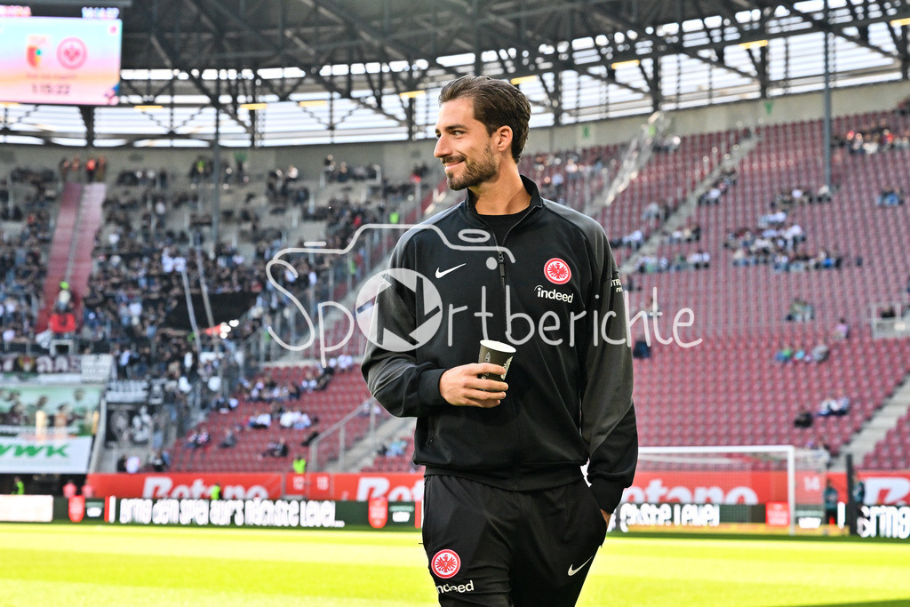 FC Augsburg - SG Eintracht Frankfurt | im Bild Kevin TRAPP (Eintracht Frankfurt 1) vor der Partie in Augsburg / Einzelfoto / Freisteller / Bundesliga: FC Augsburg - Eintracht Frankfurt, WWK Arena am 20.04.2025