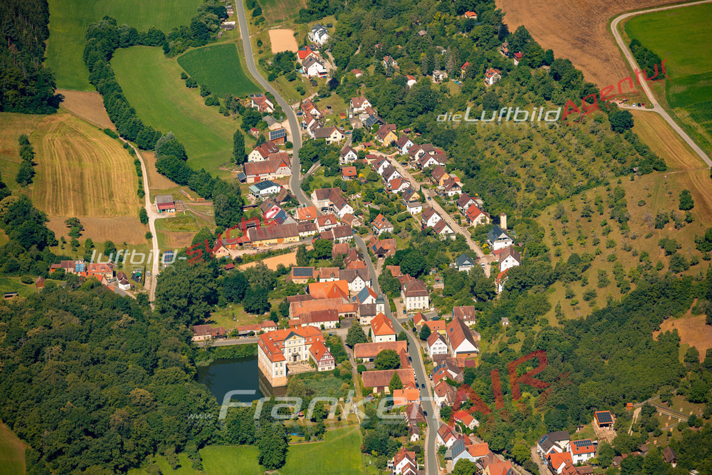 ruegland-strasse-maps-2529-jahr-2024 | Das Luftbild zeigt :  Rügland - Die Luftaufnahme wurde 2024 vom UL-Flugzeug aus erstellt ( keine Drohne ) - Hochauflösende Luftaufnahme - Für grossformatige Ausdrucke geeignet. Die Geschenkidee !Mit Lizenz und Bildrechte bestellbar