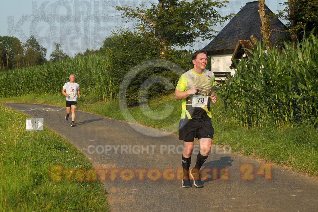 240802_1911_EV4_3342 | Sportfotografie im Rhein-Sieg Kreis, Köln, Bonn, NRW, Rheinland Pfalz, Hessen, etc. Unser Tätigkeitsfeld umfasst den Laufsport vom Volkslauf über den Marathon, Duathlon, Triathon bis zum Ultralauf wie Kölnpfad Ultra oder Schindertrail.