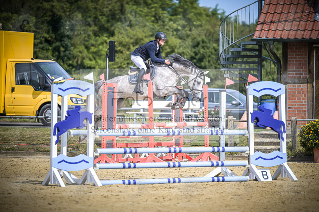 DOS_6238 | Entdecke hochwertige Reitturnierfotos von Foto Oger. Professionell, emotional und authentisch – jetzt Lieblingsmomente im Shop bestellen. - Realisiert mit Pictrs.com