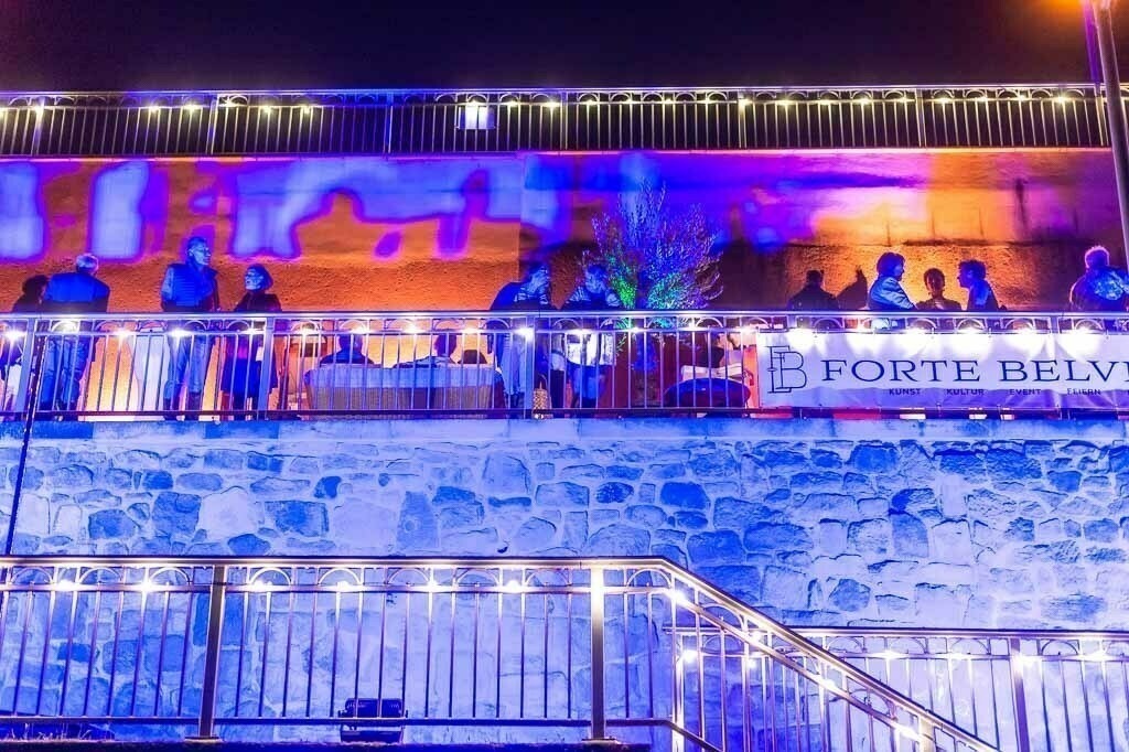 Tango meets Cuba | Tango meets Cuba mit den Klazz Brothers & Cuba Percussion im Forte Belvedere Leisnig zum Festival Hallo Leisnig 2022. - Realisiert mit Pictrs.com