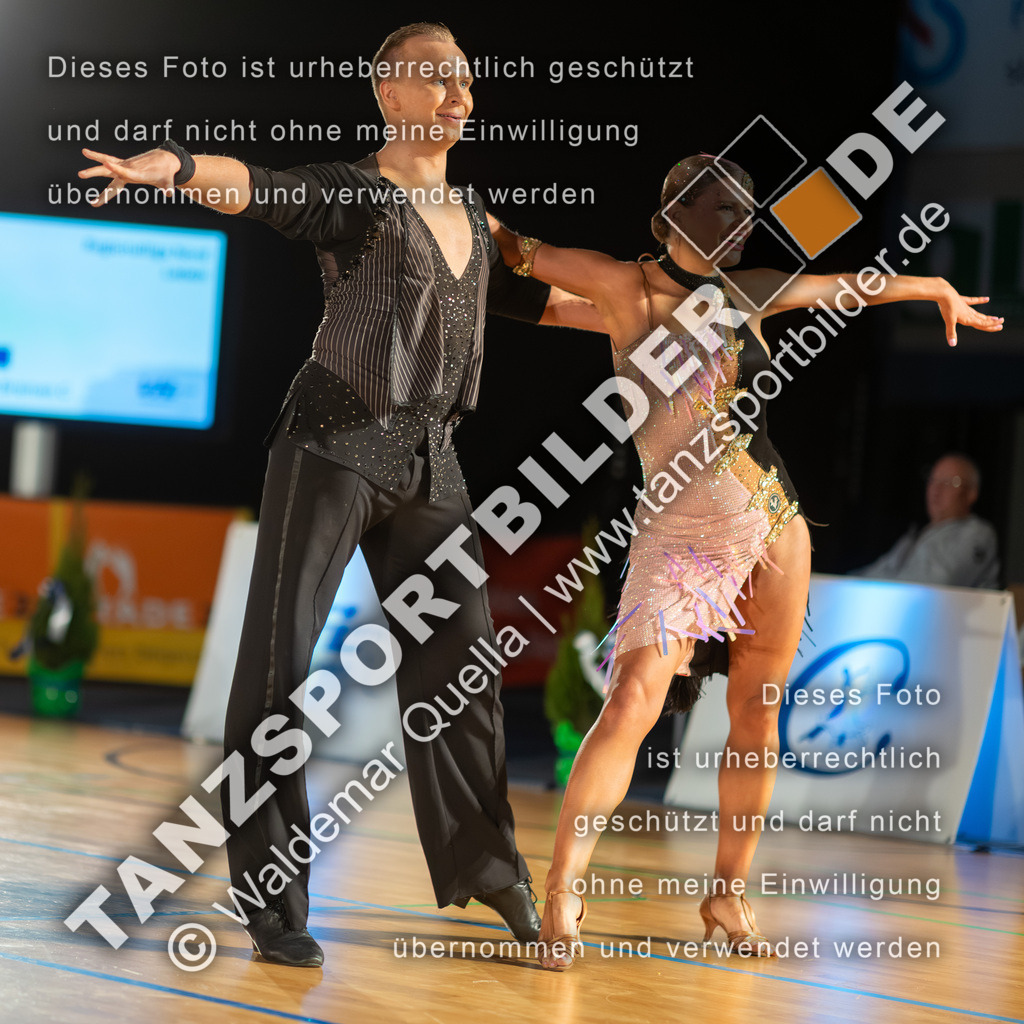 20260321-10774 | Hier finden Sie Tanz Bilder vom Latein und Standard Formationen tanzen. Sportbilder vom Tanzsport. Schöne Fotos und von Weltmeisterschaft, Europameisterschaft, Bundesliga, Regionalliga, Oberliga und Landesliga sowie von GOC Stuttgart, DanceComp, WM Bremen