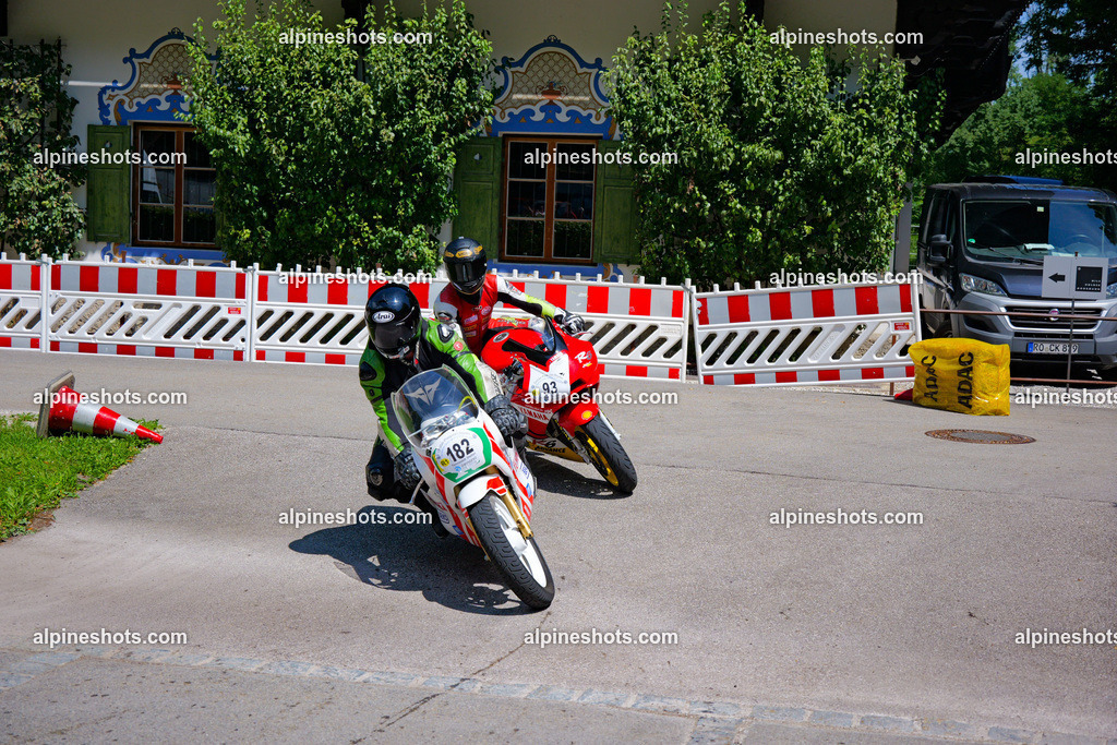 P1036835-2 | Erleben Sie atemberaubende, hochqualitative Fotos Ihrer Fahrt entlang der malerischen Alpenstraßen. Besuchen Sie alpineshots.com, um professionelle Aufnahmen Ihrer unvergesslichen Reise zu finden und zu kaufen - Realisiert mit Pictrs.com