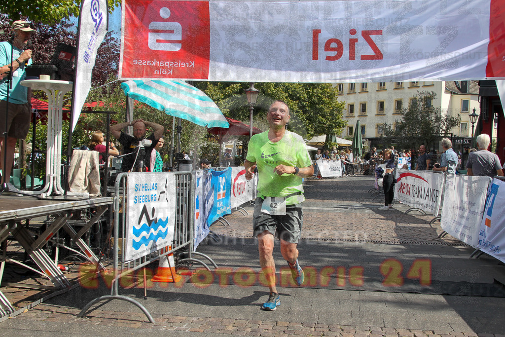 250824_1241_EV4_9379 | Sportfotografie im Rhein-Sieg Kreis, Köln, Bonn, NRW, Rheinland Pfalz, Hessen, etc. Unser Tätigkeitsfeld umfasst den Laufsport vom Volkslauf über den Marathon, Duathlon, Triathon bis zum Ultralauf wie Kölnpfad Ultra oder Schindertrail.