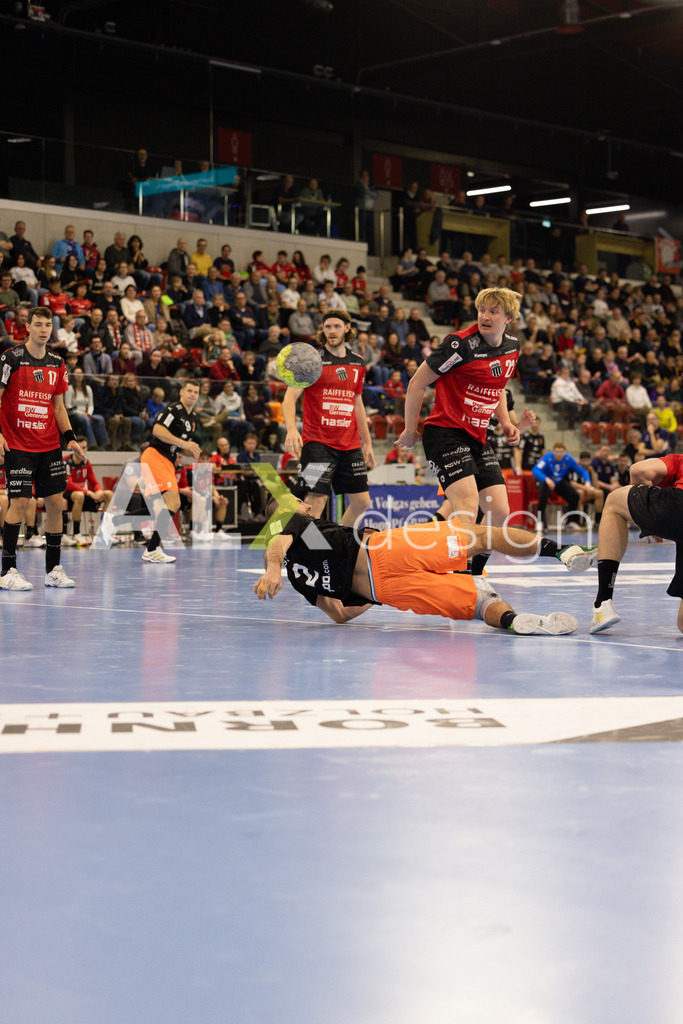 Handballen I Herren I Saison 2025-2026 I Quickline Handball League 2026 | Men I 18. Spieltag I Pfade Winterthur - Kadetten Schaffhausen I 20.12.2025 | 2 Lucas Meister (Kadetten Schaffhausen) - Kreisläufer - Realisiert mit Pictrs.com
