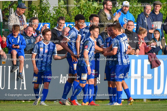 AUT, 2.Liga, FC Blau Weiss Linz vs FC Liefering | 13.05.2022, Hofmann Arena Linz, AUT, 2.Liga, FC Blau Weiss Linz vs FC Liefering, im Bild Jubel Spieler FC Blau Weiss Linz (Blau Weiss Linz)


// Admiral 2. Liga Match between FC Blau Weiss Linz and FC Liefering in Linz, Austria on 2022/05/13
