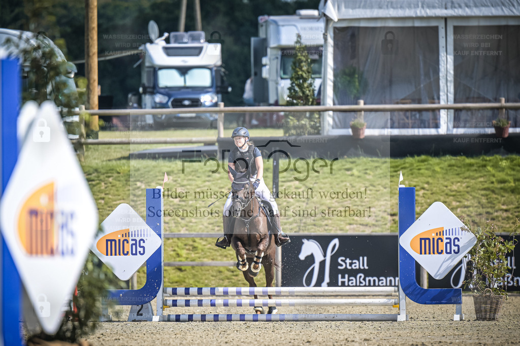 DOS_0394 | Entdecke hochwertige Reitturnierfotos von Foto Oger. Professionell, emotional und authentisch – jetzt Lieblingsmomente im Shop bestellen. - Realisiert mit Pictrs.com
