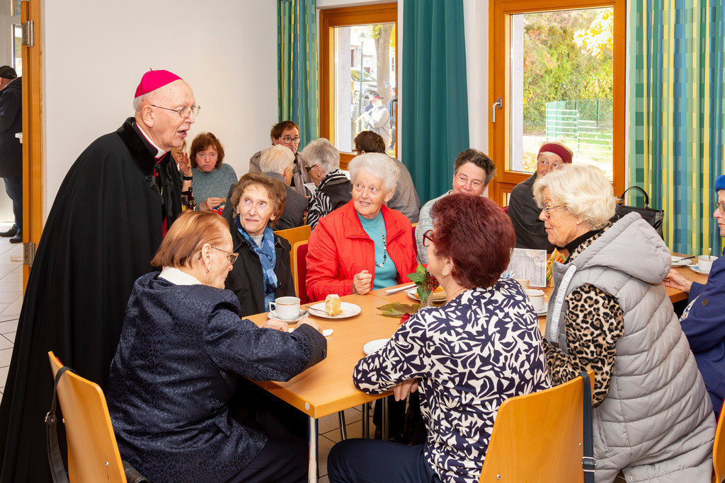Festmesse-107 | Fotodoku der Festmesse anläßlich der Seligsprechung von Maria Theresia LEDOCHOWSKA 1975, zelebriert von Altbischof DDr. Klaus Küng und Pfarrer Mag. Zenon PAJAK in der Pfarrkirche Loosdorf. 