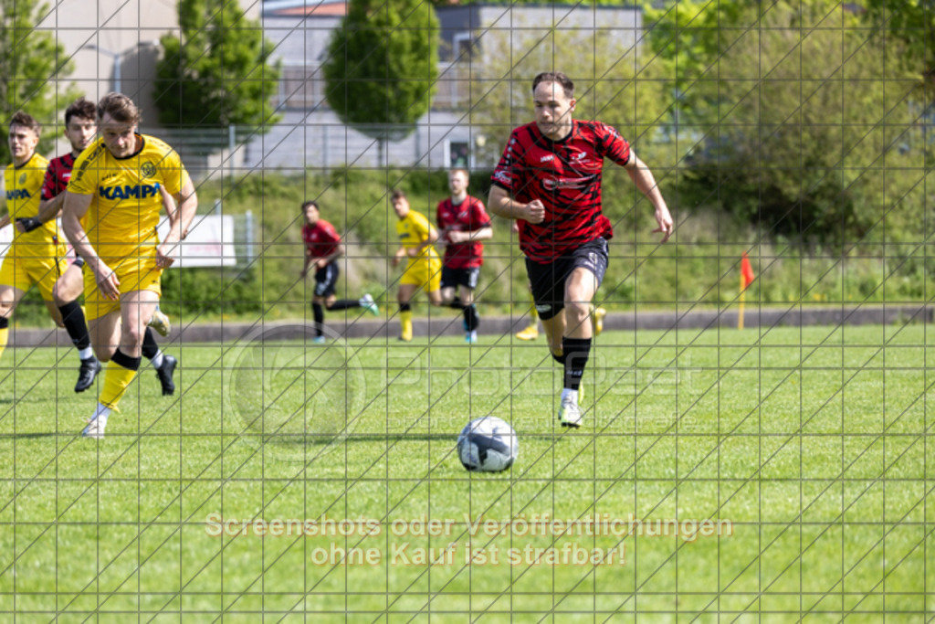 20250427_150222_0089 | #,TSV Bad Boll (rot) vs. SV Waldhausen (gelb), Fussball, Landesliga 2 - wfv, 24. Spieltag, Saison 2024/2025, Rasenplatz, Erlengarten 37, 73087 Bad Boll, 27.04.2025 - 15:00 Uhr,Foto: PhotoPeet-Sportfotografie/Peter Harich