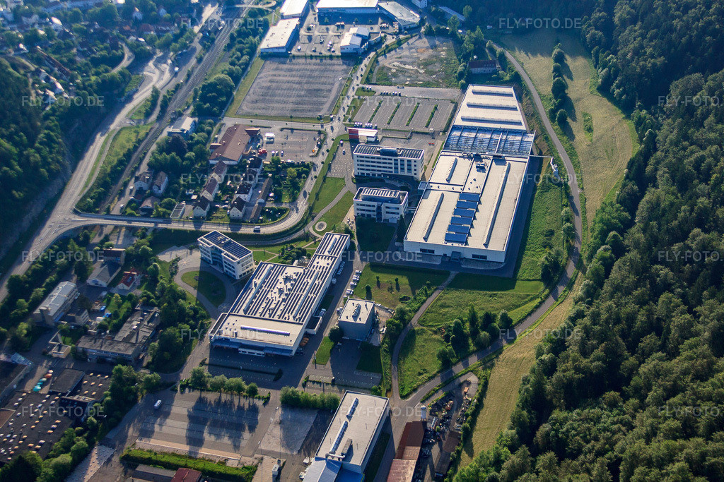 Luftbild: Industriegebiet Württemberger Straße mit centrotherm international AG in Blaubeuren im Bundesland Baden-Württemberg in Deutschland. Foto: IMG_67134.jpg vom 08.06.2014 durch Werner Riehm/FLY-FOTO.deCENTROTHERM.WORLD