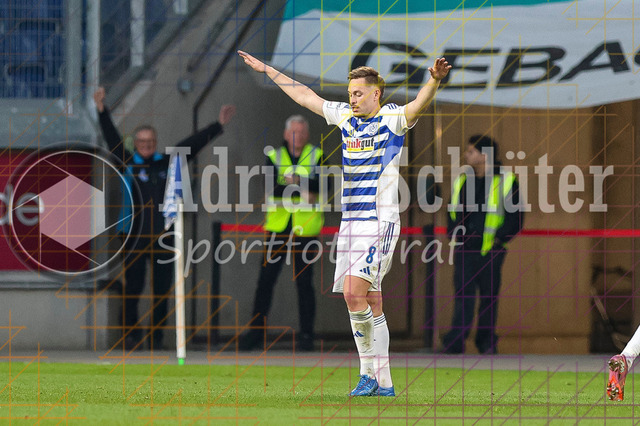 22.03.2026, GER, Fussball, Herren, 3. Liga, Saison 2025/2026, MSV Duisburg - 1860 München | Aljaz Casar (MSV Duisburg) Schlussjubel, jubelt nach dem Sieg 