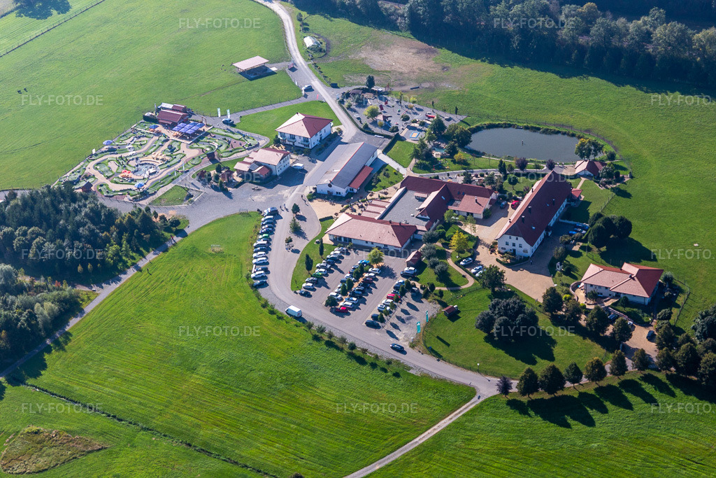 Luftbild: Hotel Hofgut Tiergarten in Aulendorf im Bundesland Baden-Württemberg in Deutschland. Foto: IMG_129062.jpg vom 04.09.2021 durch Werner Riehm/FLY-FOTO.de