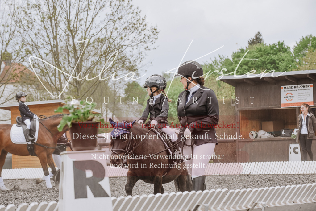 20230514_JK-Röhrsdorf-25-115 | Pferde- und Turnierfotografie in Westsachsen. Pferdeportraits, Auftragszeichnungen und intuitive Kunst.