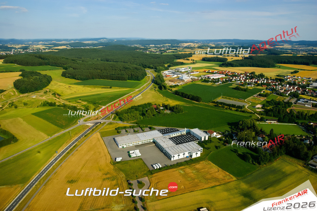 Die Luftaufnahme der Stadt Weidhausen wurde vom UL-Flugzeug heraus erstellt ( keine Drohne )- hohe Auflösung für beste Qualität