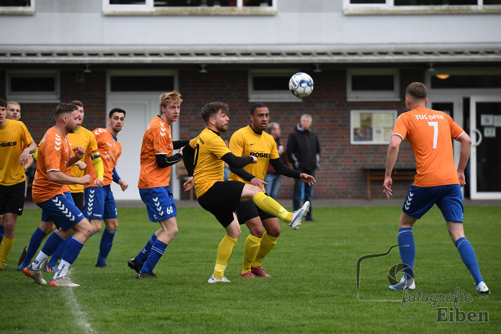 TuS Ofen-FC Ohmstede | Herren Kreispokal Halbfinale; TuS Ofen (orange)-FC Ohmstede (gelb) am 17.05.2023; in Ofen (Sportanlage Ofen), Photo: Philip Eiben 2023 - Realisiert mit Pictrs.com