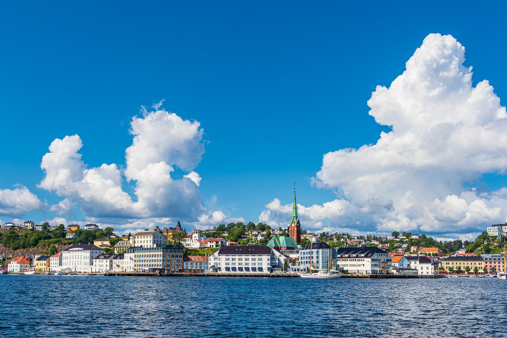 Blick auf die Stadt Arendal in Norwegen | Blick auf die Stadt Arendal in Norwegen.