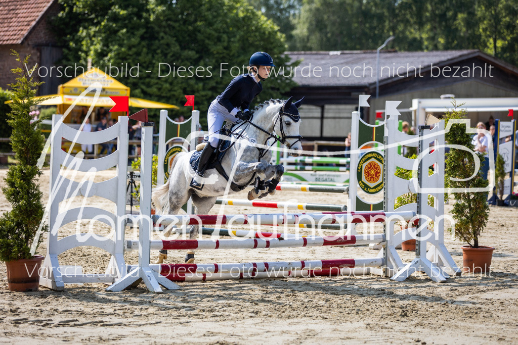 Donop24-ESpr-097 | MomenTaufnahmen Pferdesportfotos