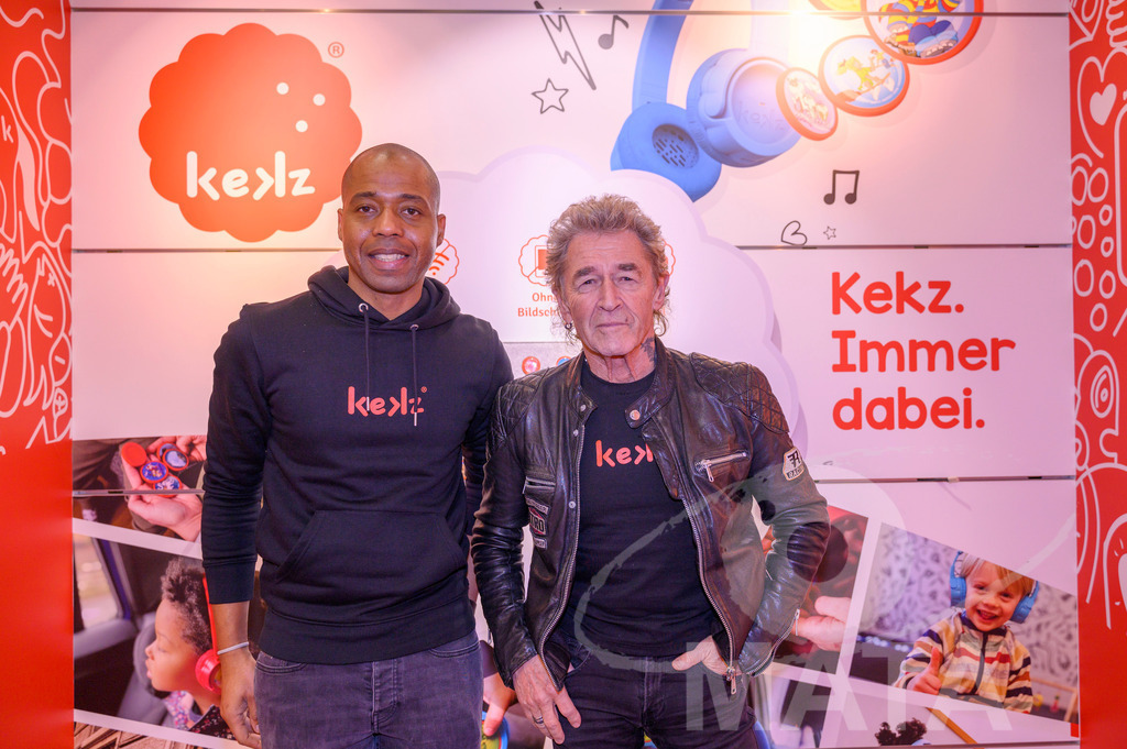 _DWA7272 | Carl Simon Taylor und Peter Maffay bei Presse Konferenz auf der Stand Play Mobil bei der Spielwarenmesse in Messe Nürnberg. Nürnberg, 31.01.2023 - Realisiert mit Pictrs.com