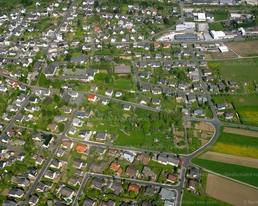 2610062 | BREITSCHEID 09.06.2006 Ortsansicht der Straßen und Häuser der Wohngebiete in Breitscheid im Bundesland Hessen, Deutschland // Town View of the streets and houses of the residential areas in Breitscheid in the state Hesse, Germany Foto: Gerhard Launer
