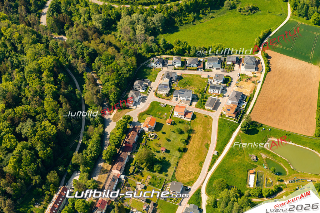 Das Luftbild zeigt :  Beilngries - Die Luftaufnahme wurde 2024 vom UL-Flugzeug aus erstellt ( keine Drohne ) - Hochauflösende Luftaufnahme - Für grossformatige Ausdrucke geeignet. Die Geschenkidee !Mit Lizenz und Bildrechte bestellbar