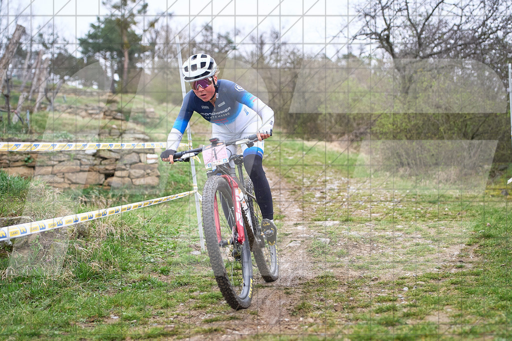 34. KTM Kamptal Trophy 1, MITTERWALLNER Mona (AUT), Women Elite, MONDRAKER FACTORY RACING XC im Riesling Downhill | ZÖBING, Österreich – 2026-03-29: 34. KTM Kamptal Trophy1, MITTERWALLNER Mona (AUT), Women Elite, MONDRAKER FACTORY RACING XC im Riesling DownhillFoto: © 2026 Martin Bihounek - MB Creative e.U.
