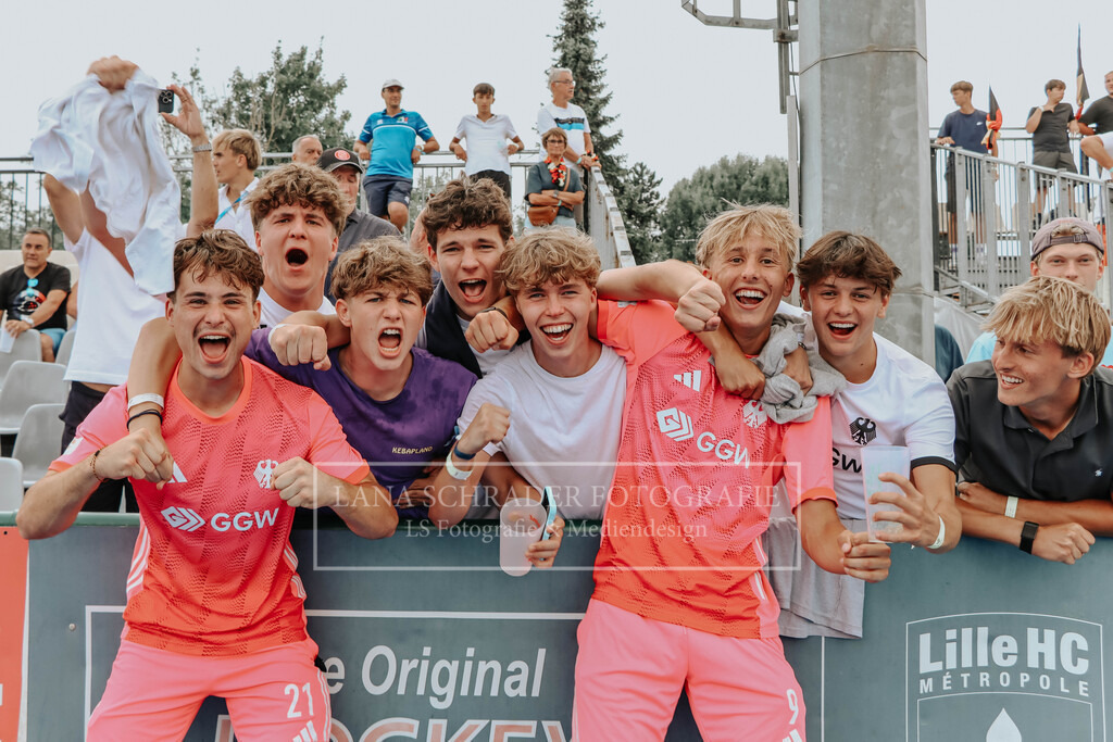 EM_MU18_F_GER-BEL_Lille_bearbeitet (8 von 2) | lanaschraderfotografie - Realisiert mit Pictrs.com