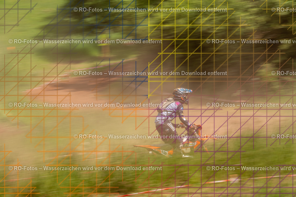 Wolfshausen 5 Lauf -507 | Sportfotografie von RO-Fotos: Motorsport, Motocross, Enduro, Laufveranstaltungen und Triathlon. Professionelle Fotos von Sportlern und Events. - Realisiert mit Pictrs.com