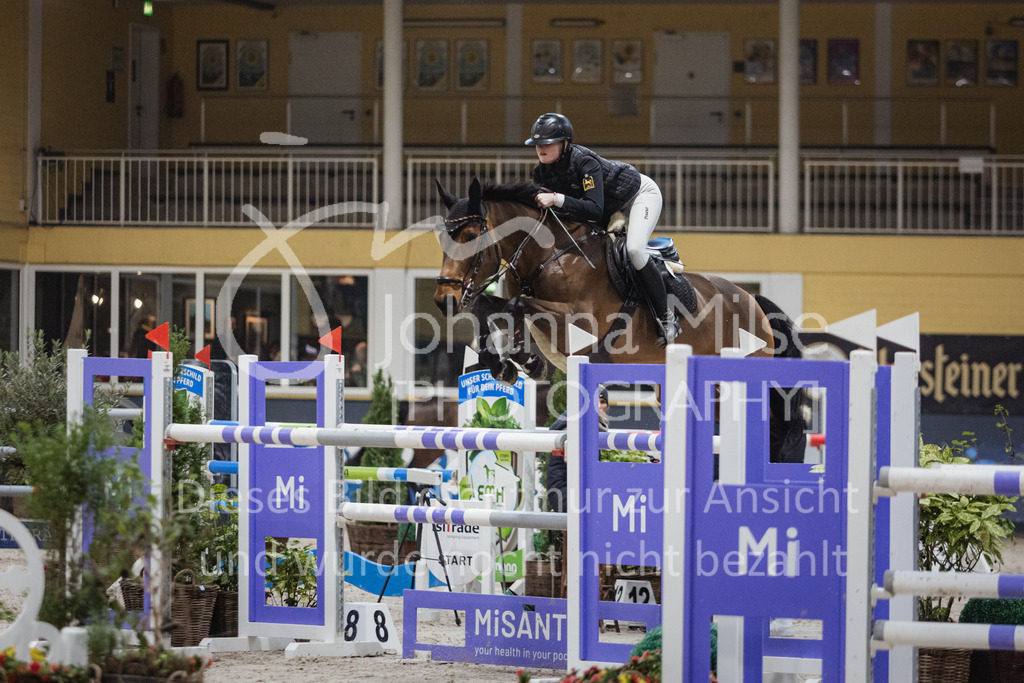 230211_Warstein_M2-Spr-236 | Deine schönsten Turniermomente als professionelle Fotos! Entdecke hochwertige Pferdesport-Fotografie im Online-Shop. Jetzt Fotos finden & bestellen!